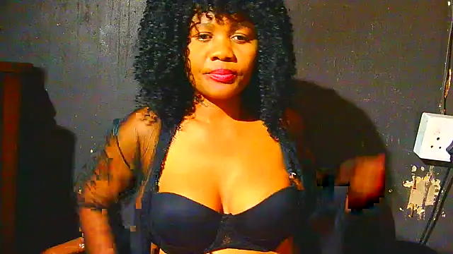 Snapshot of Augustine-Blooomxx chatting on November 12, 5:57 pm Augustine-Blooomxx online show from November 12, 5:57 pm