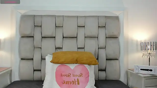 Snapshot of frehia_dimou chatting on October 9, 10:46 am frehia dimou online show from October 9, 10:46 am