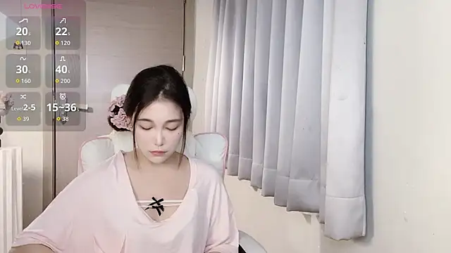 Snapshot of Xiao--Lin chatting on September 16, 2:29 pm Xiao--Lin online show from September 16, 2:29 pm