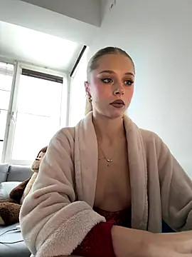 BabyAnais online show from October 5, 12:25 pm