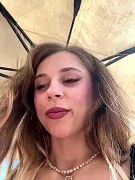 BabyAnais online show from April 7, 1:11 pm