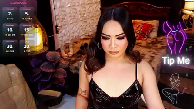 Snapshot of GODDESSHUGECOCKANDREA chatting on May 11, 5:32 pm GODDESSHUGECOCKANDREA online show from May 11, 5:32 pm