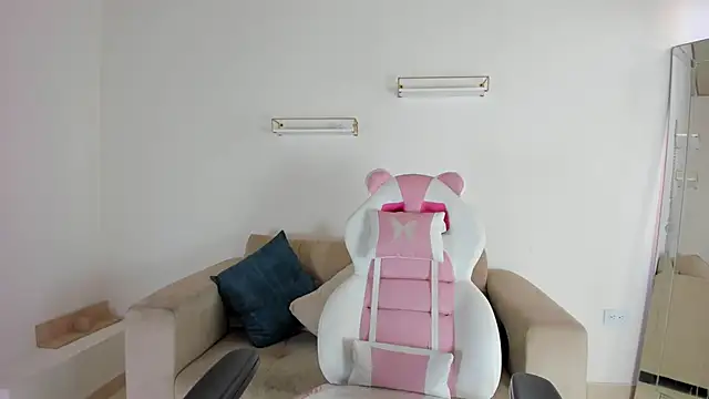 april smiith online show from October 20, 12:16 pm