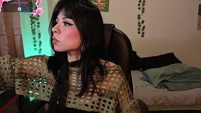 Snapshot of GaiaJoness chatting on February 24, 4:43 am GaiaJoness online show from February 24, 4:43 am