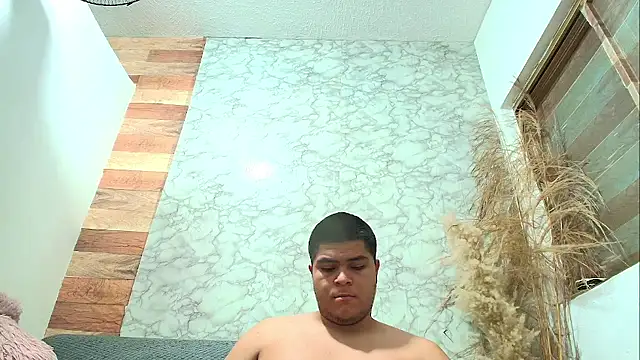 naomi campbel  online show from January 9, 8:32 pm