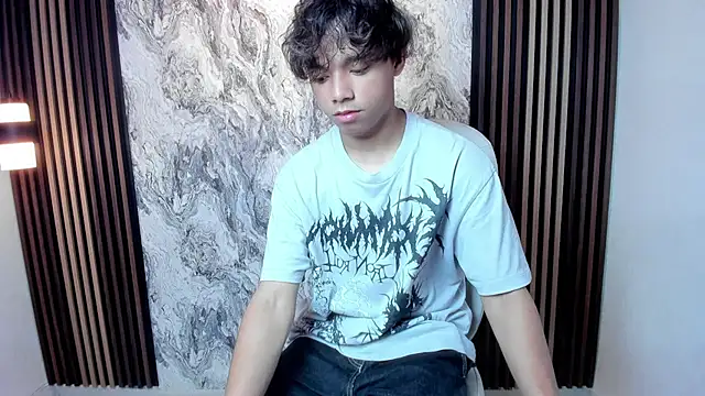 Snapshot of Honeymoon_sariel chatting on April 19, 1:32 pm Honeymoon sariel online show from April 19, 1:32 pm