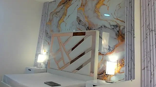 Megan Sweetas online show from September 19, 7:25 pm