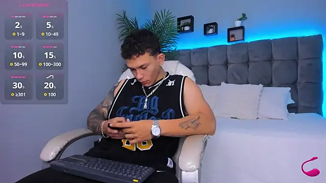 Thomas moon online show from February 17, 12:12 pm