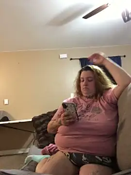 vanessraine online show from April 8, 3:39 am