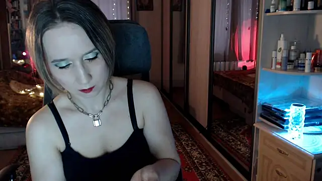 Snapshot of ClassyInna chatting on November 18, 8:19 am ClassyInna online show from November 18, 8:19 am