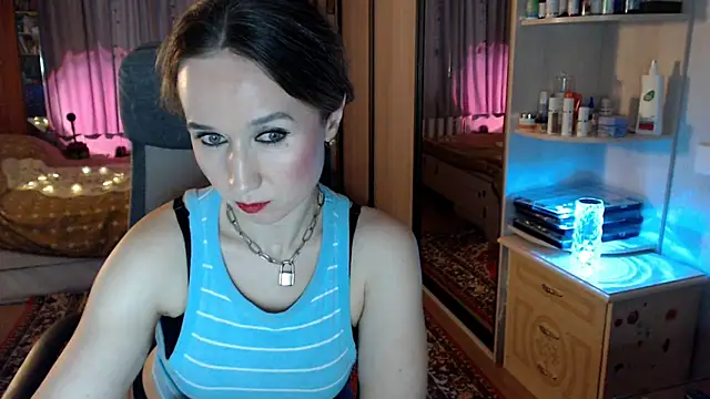 Snapshot of ClassyInna chatting on November 28, 9:56 am ClassyInna online show from November 28, 9:56 am