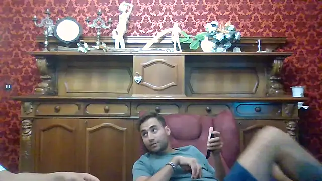 Snapshot of Torissimo92 chatting on September 16, 8:21 pm Torissimo92 online show from September 16, 8:21 pm