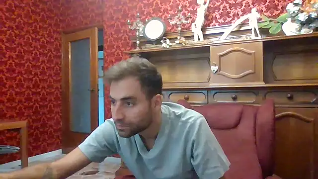 Snapshot of Torissimo92 chatting on September 21, 4:52 pm Torissimo92 online show from September 21, 4:52 pm