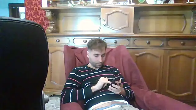 Snapshot of Torissimo92 chatting on December 19, 10:44 am Torissimo92 online show from December 19, 10:44 am