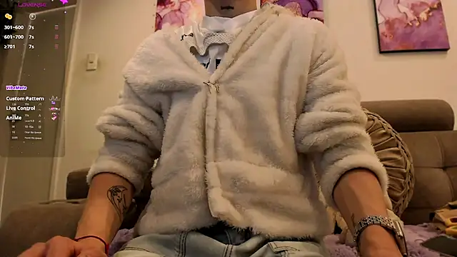 Snapshot of SebastianHilton chatting on February 28, 4:41 pm SebastianHilton online show from February 28, 4:41 pm