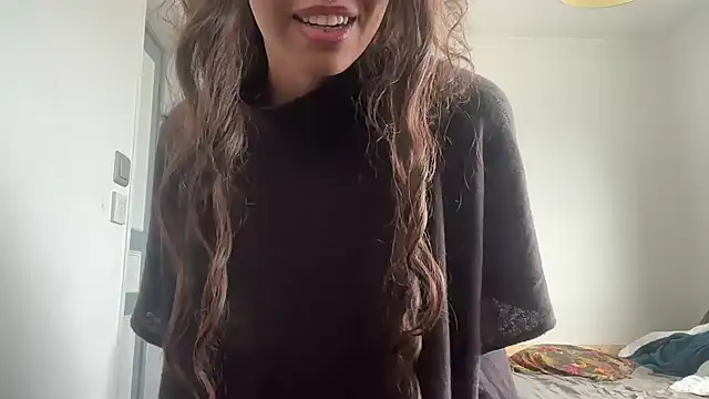 Daphnebby online show from October 3, 9:17 am