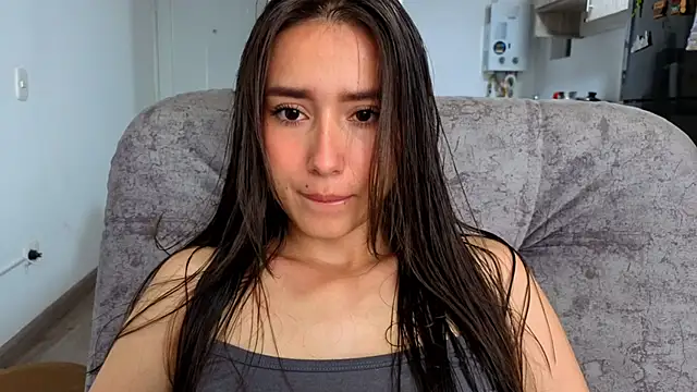 Snapshot of Adhara_Kitten chatting on May 25, 1:50 pm Adhara Kitten online show from May 25, 1:50 pm