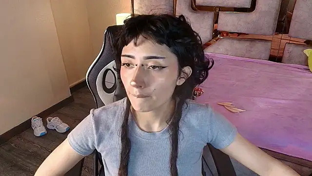 Babyyrasta666 online show from December 5, 3:48 am