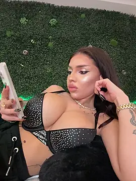 Snapshot of sexyanais chatting on November 18, 11:15 pm sexyanais online show from November 18, 11:15 pm