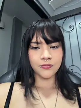 Snapshot of TatiLee chatting on April 28, 1:05 pm TatiLee online show from April 28, 1:05 pm
