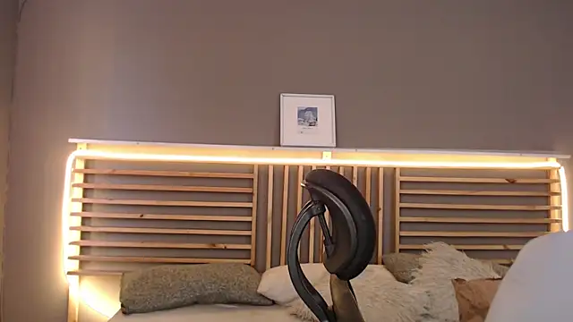 PaulEvens online show from February 7, 1:04 pm