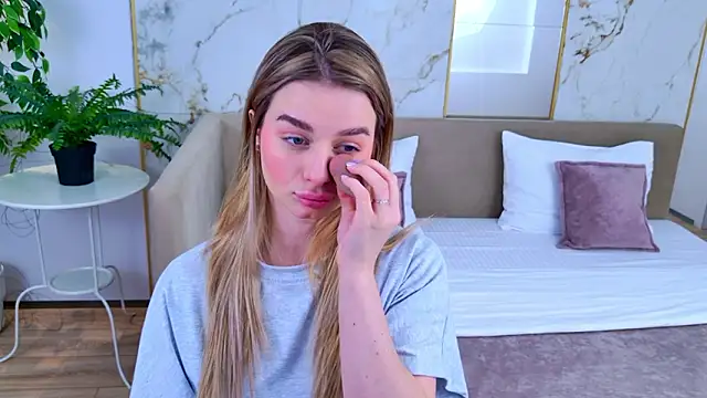 SweetyLicky online show from February 20, 4:07 pm