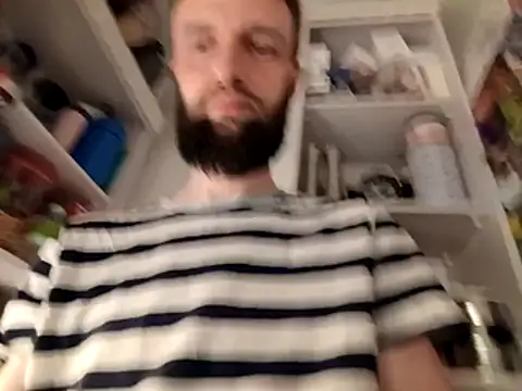 Snapshot of Donowan86 chatting on March 1, 5:09 am Donowan86 online show from March 1, 5:09 am