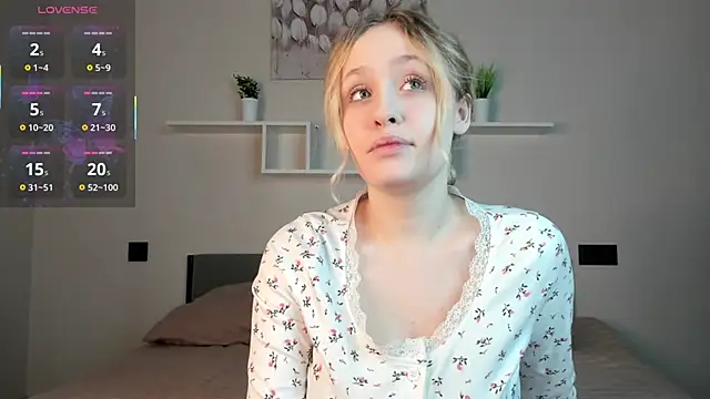 Snapshot of Julliakoill chatting on October 30, 4:47 am Julliakoill online show from October 30, 4:47 am