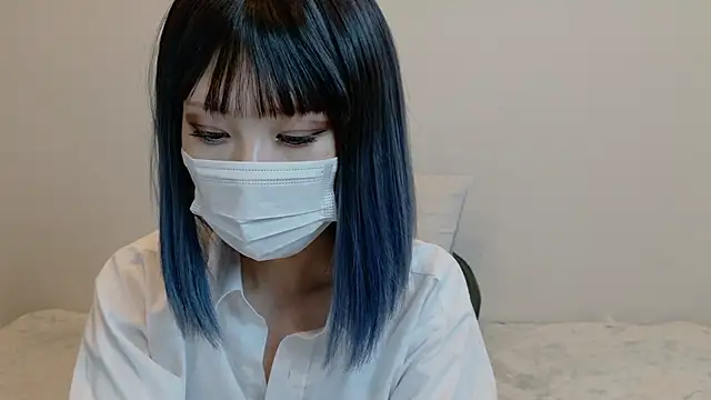 sarina at online show from April 4, 7:28 am