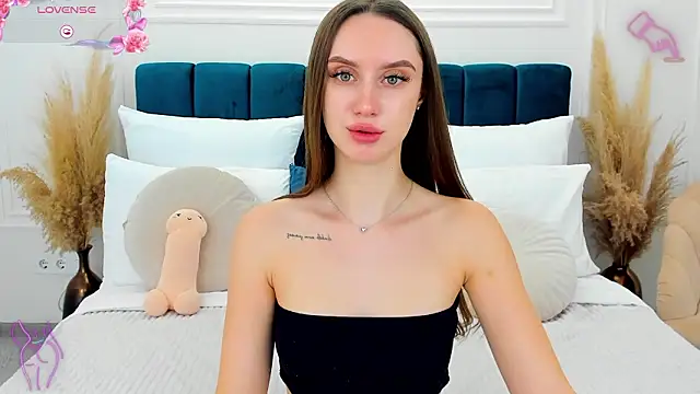 ToriSonn online show from February 1, 1:31 pm