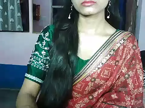 ROSE GOLDE online show from October 12, 3:55 pm