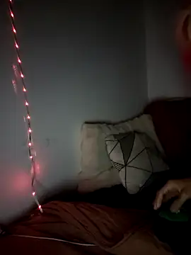 Snapshot of iamlalamilano chatting on March 1, 11:07 pm iamlalamilano online show from March 1, 11:07 pm