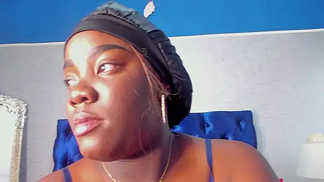 Snapshot of TANISHA_HILL chatting on October 8, 7:44 pm TANISHA HILL online show from October 8, 7:44 pm