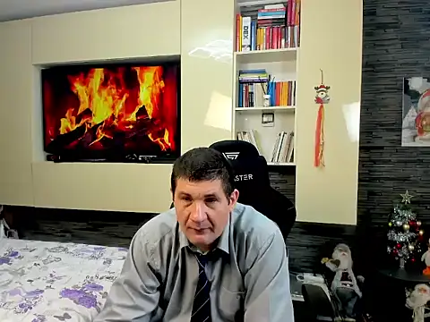 SpartacusDaddy48 online show from February 15, 4:03 pm