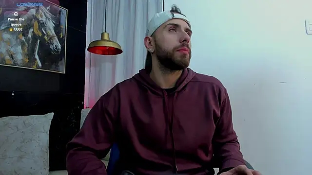 Maximo Wolff online show from November 4, 8:08 pm