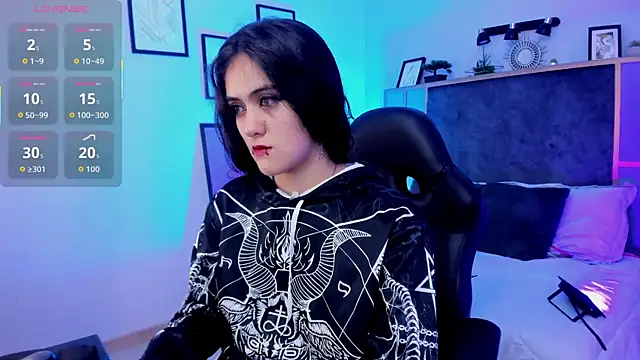 Azurra amatto2 online show from December 2, 9:10 pm