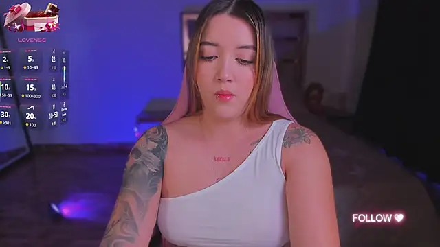 lunaarose online show from October 7, 4:20 am