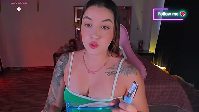 lunaarose online show from January 11, 8:14 pm