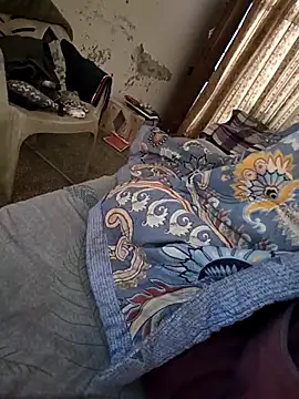 desir3dlund online show from April 1, 1:28 am