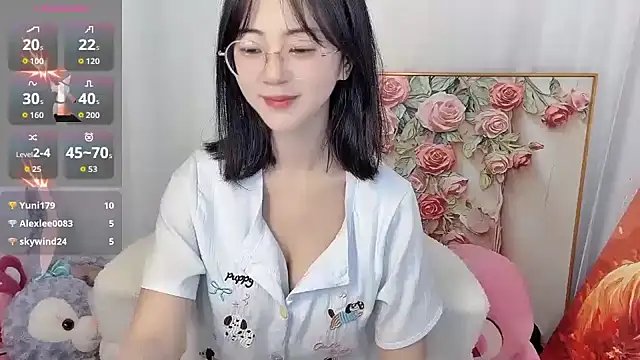 Snapshot of nini_a chatting on July 1, 11:23 am nini a online show from July 1, 11:23 am