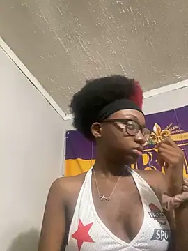 HennessyBaby21 online show from October 6, 9:12 pm