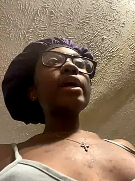 HennessyBaby21 online show from November 18, 8:41 am