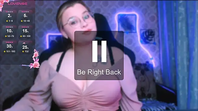 InLoveWithLife26 online show from May 23, 6:56 pm
