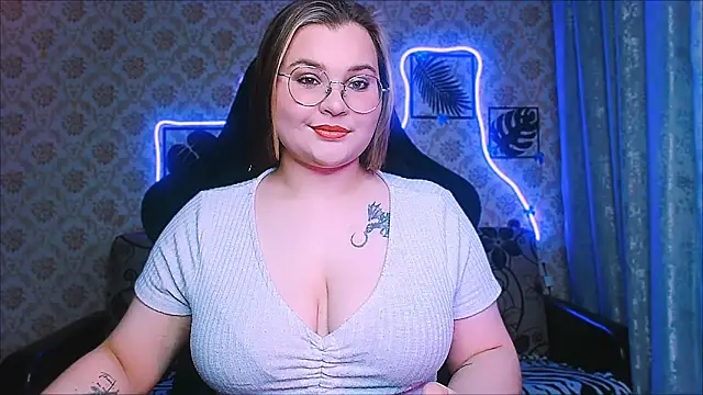 InLoveWithLife26 online show from May 28, 4:59 pm