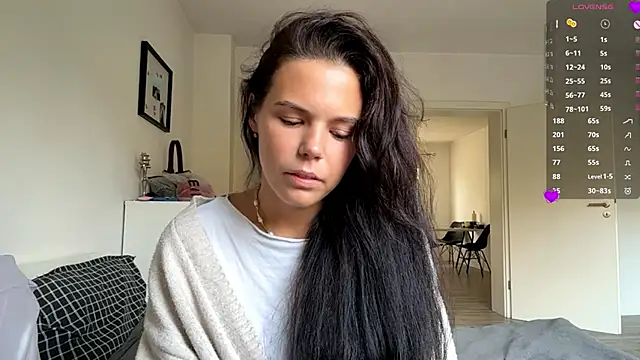 MaydaCornwall online show from October 17, 7:11 am