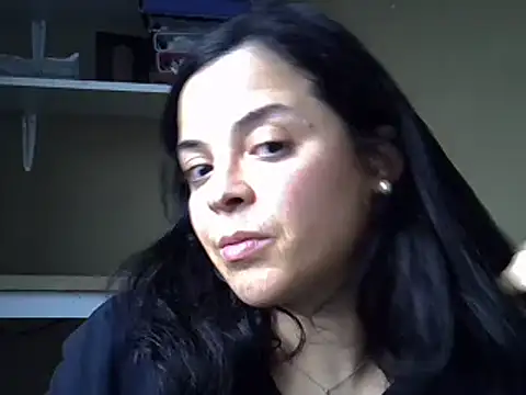 ITALIANASISIXX online show from December 22, 2:25 pm