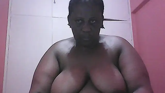 HUGEASSXXXXX online show from October 11, 3:17 am