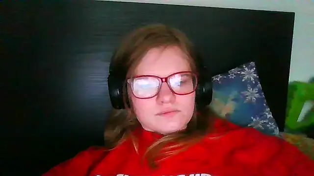 Moonolighta online show from February 15, 8:46 am