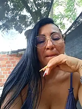 Snapshot of maturexxxnaughty chatting on June 29, 11:21 am maturexxxnaughty online show from June 29, 11:21 am
