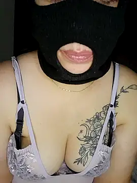 Snapshot of 1Malika chatting on October 9, 10:57 am 1Malika online show from October 9, 10:57 am